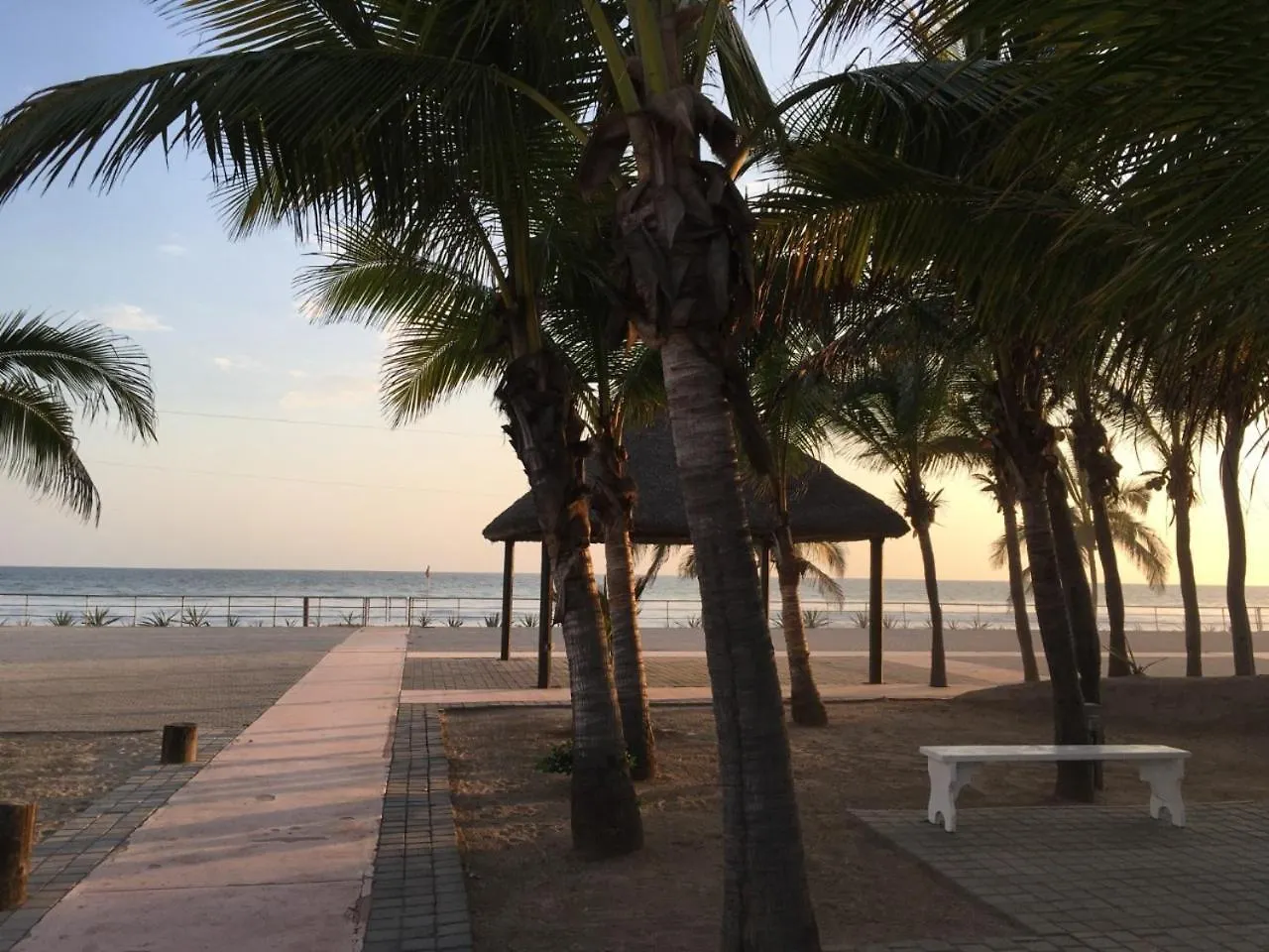 Departamentos Y Cabanas A Pie De Playa -Baraka Beach Club ماساتلان 0*,  المكسيك