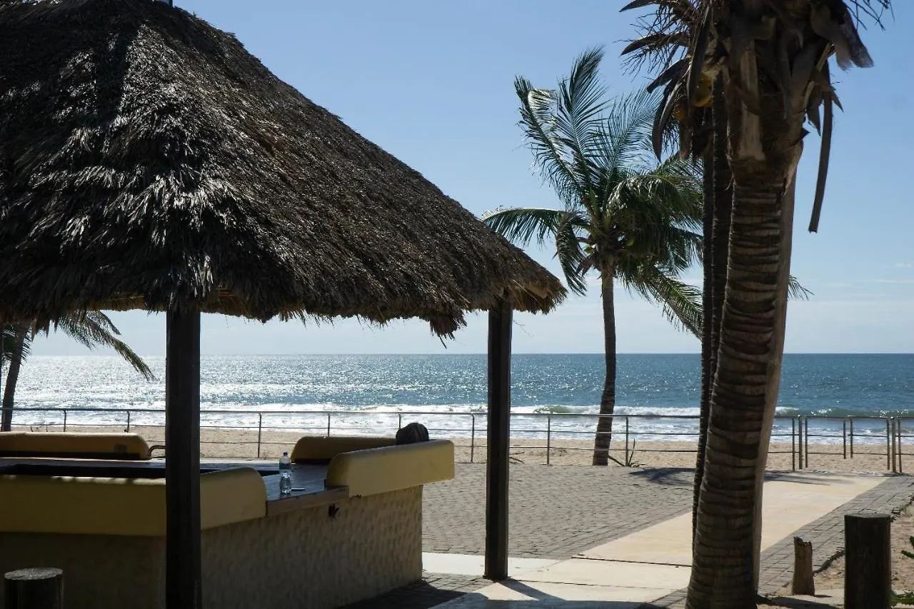 Departamentos Y Cabanas A Pie De Playa -Baraka Beach Club ماساتلان 0*,
