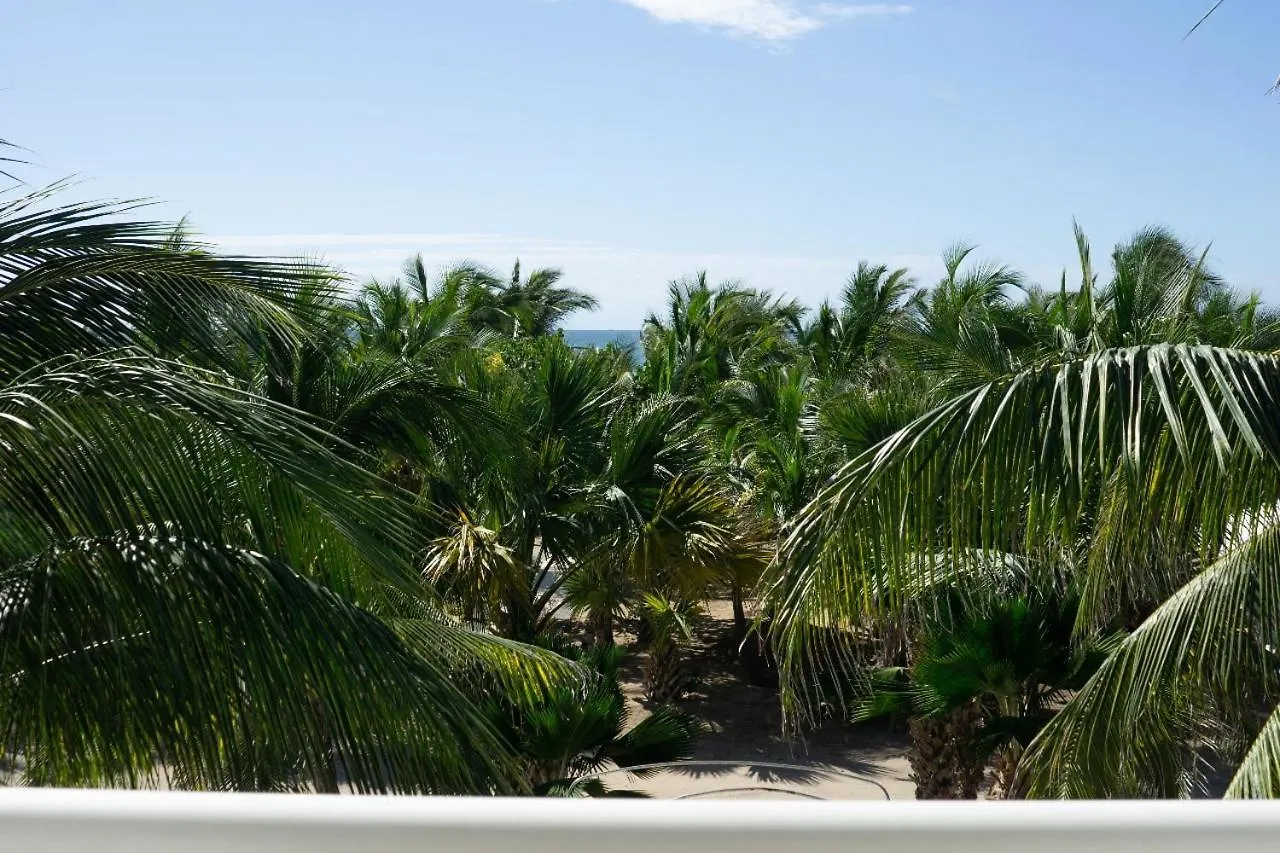 Departamentos Y Cabanas A Pie De Playa -Baraka Beach Club ماساتلان 0*,  المكسيك